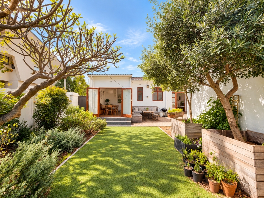 3 Bedroom Property for Sale in Vredehoek Western Cape